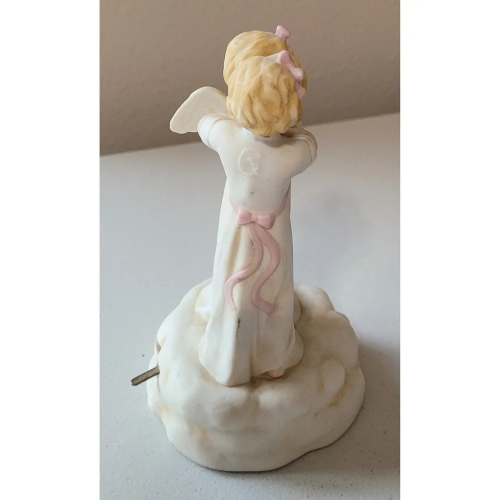 Schmid Musical Collectibles Angel Girls On Cloud Music Box Hand Painted Taiwan